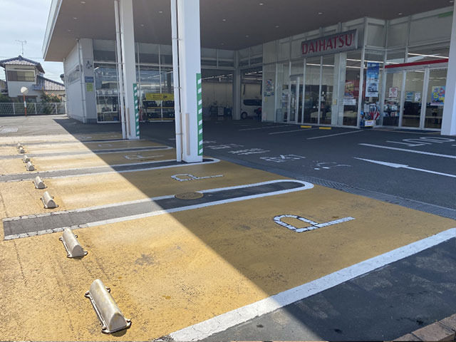 店舗駐車場
